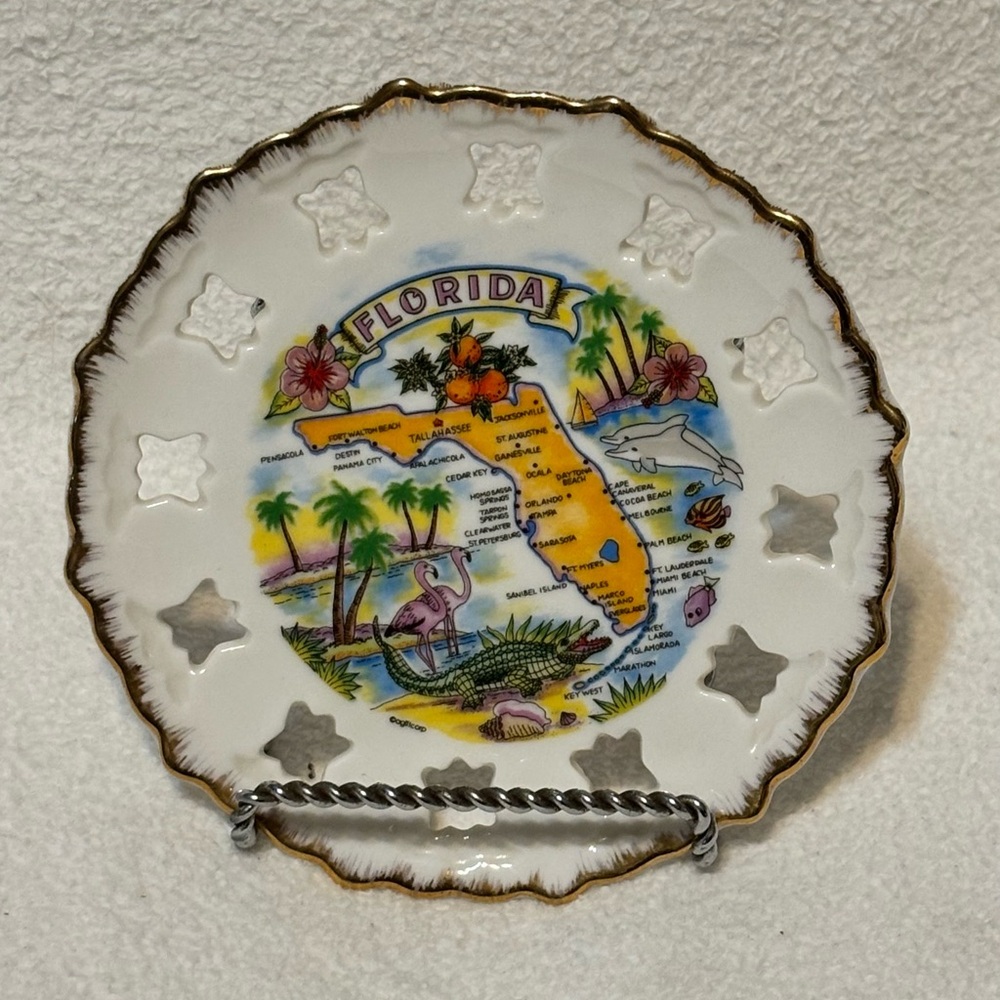 Vintage collection Florida Souvenir Decorative Plate with gold trim and yellow